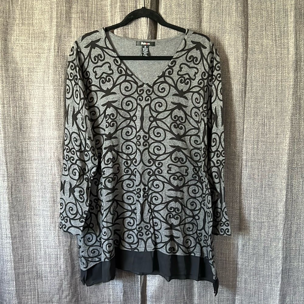 Style & co vneck gray sweater with sheer hemline skirt size XL